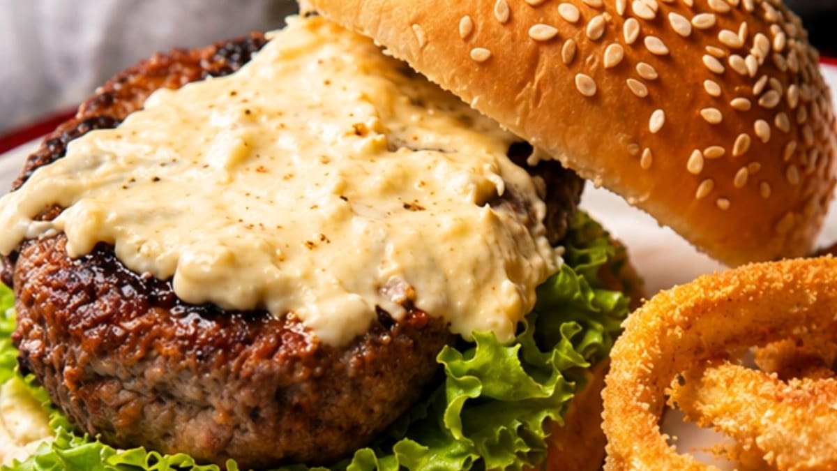 Imagem ilustrativa da receita HAMBÚRGUER DE FRALDINHA COM AIOLI
