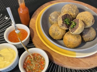 Imagem ilustrativa da receita BOLINHO DE FEIJÃO COM COUVE