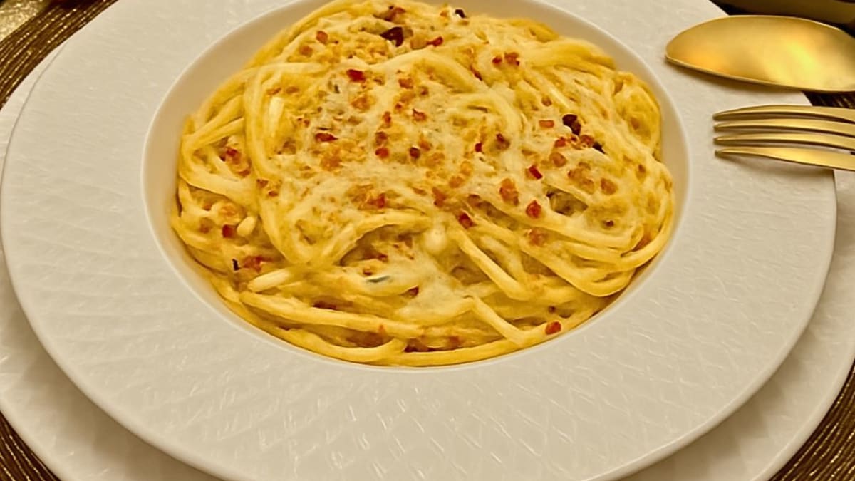Imagem ilustrativa da receita SPAGHETTI AO MOLHO CREMOSO DE ALHO E ÓLEO