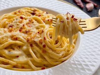 Imagem ilustrativa da receita SPAGHETTI AO MOLHO CREMOSO DE ALHO E ÓLEO