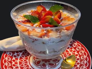 Imagem ilustrativa da receita MERENGUE DE MORANGO (COM CHANTILLY)