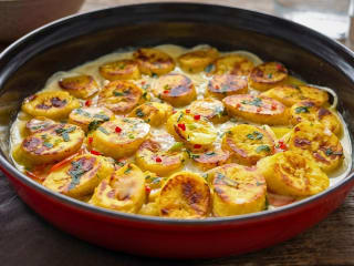 Imagem ilustrativa da receita MOQUECA DE BANANA DA TERRA E FAROFA DE LIMÃO