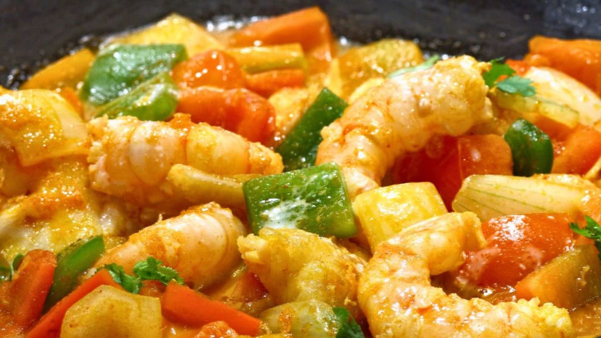 Imagem ilustrativa da receita MOQUECA DE PEIXE E CAMARÃO