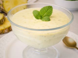 Imagem ilustrativa da receita MOUSSE DIET DE ABACAXI COM HORTELÃ