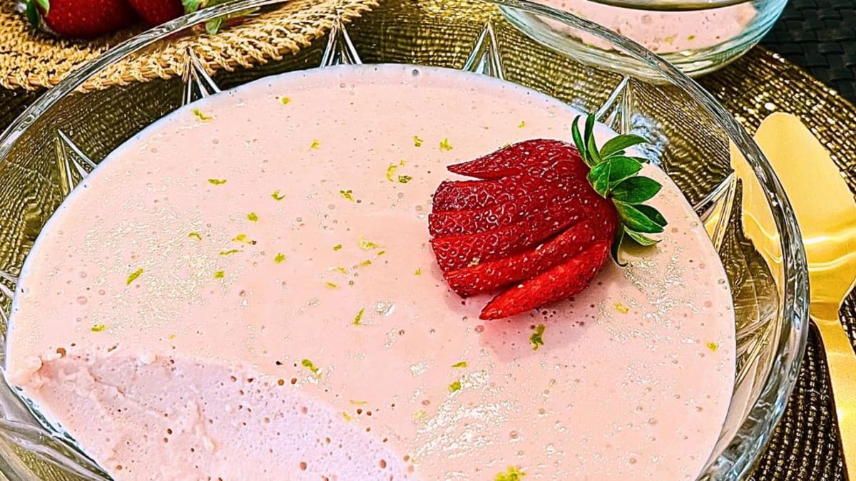 Imagem ilustrativa da receita MOUSSE DE MORANGO