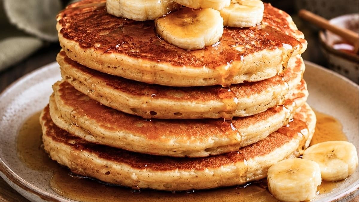 Imagem ilustrativa da receita PANQUECA AMERICANA SAUDÁVEL DE BANANA COM AVEIA SEM GLÚTEN