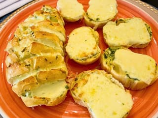 Imagem ilustrativa da receita PÃO DE ALHO COM QUEIJO GRATINADO NA AIRFRYER