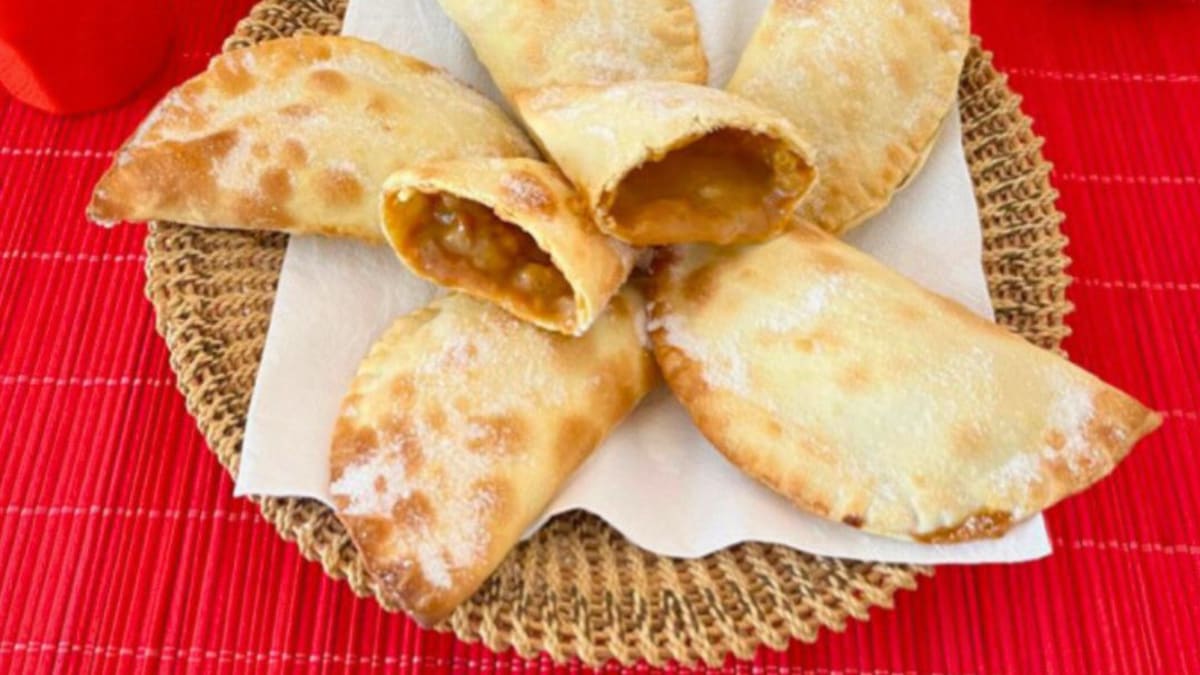 Imagem ilustrativa da receita PASTEL DE BANANA E DOCE DE LEITE NA AIRFRYER