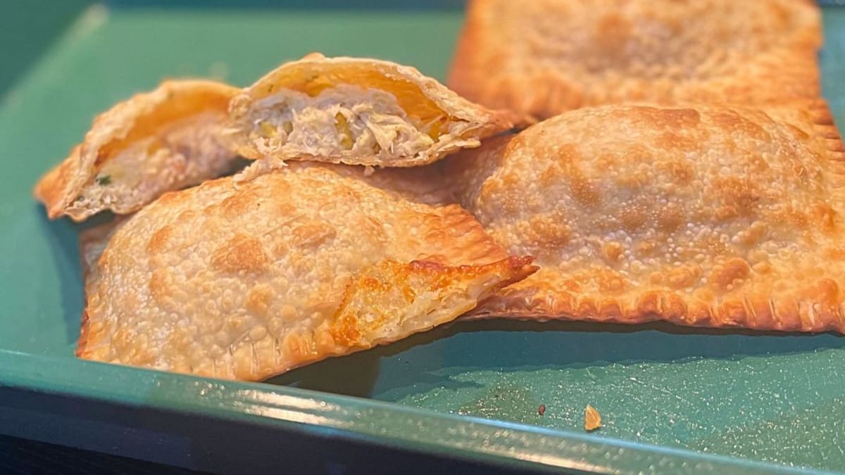 Imagem ilustrativa da receita PASTEL DE FRANGO E MILHO CREMOSO SEM FRITAR