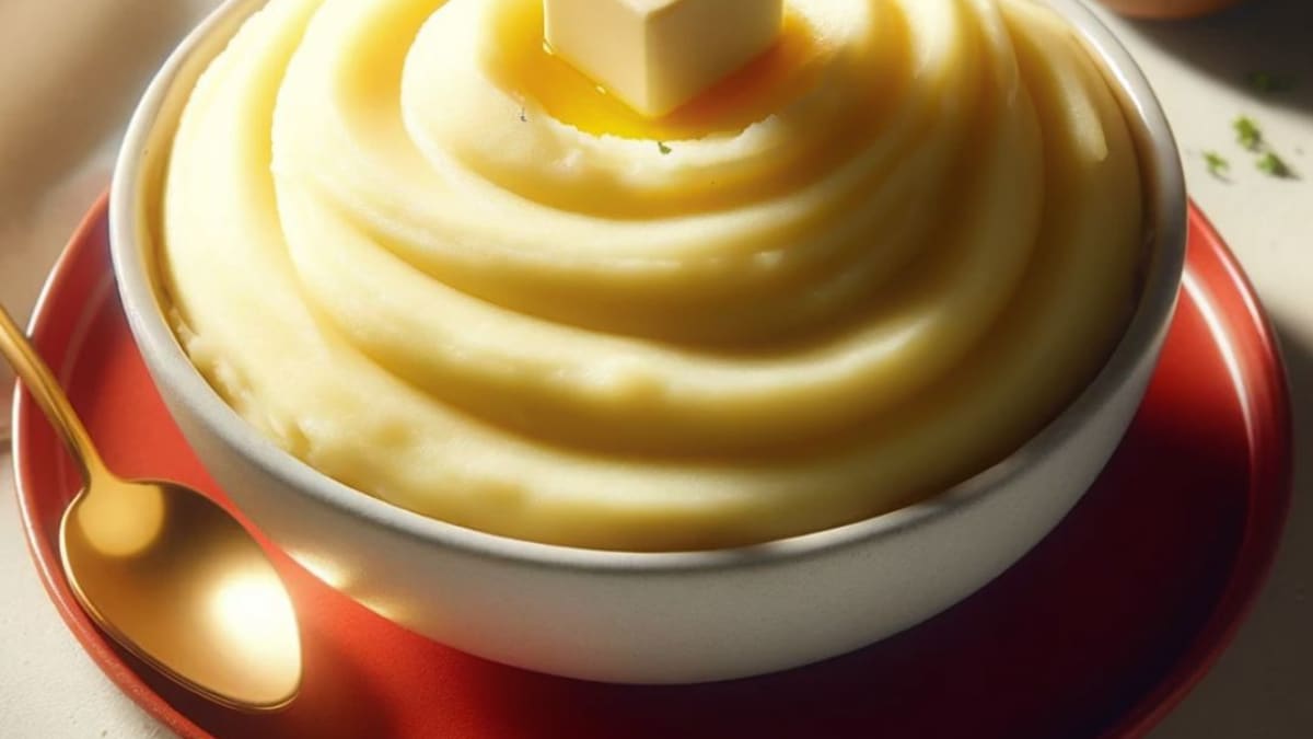 Imagem ilustrativa da receita PURÊ DE BATATA FÁCIL E CREMOSO (de microondas)