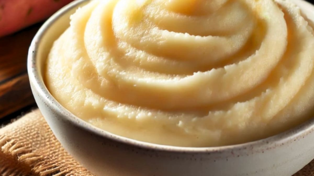Imagem ilustrativa da receita PURÊ DE BATATA DOCE FACIL SEM LEITE NO MICROONDAS