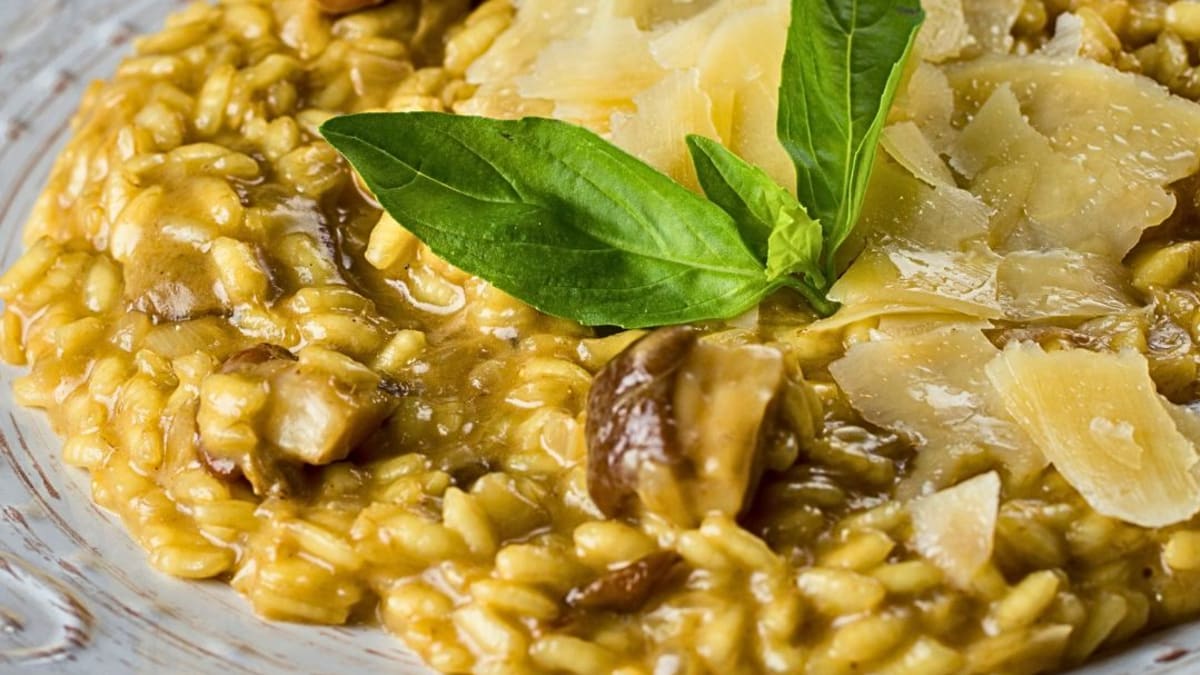 Imagem ilustrativa da receita RISOTO DE FUNGHI TRADICIONAL FÁCIL DE FAZER