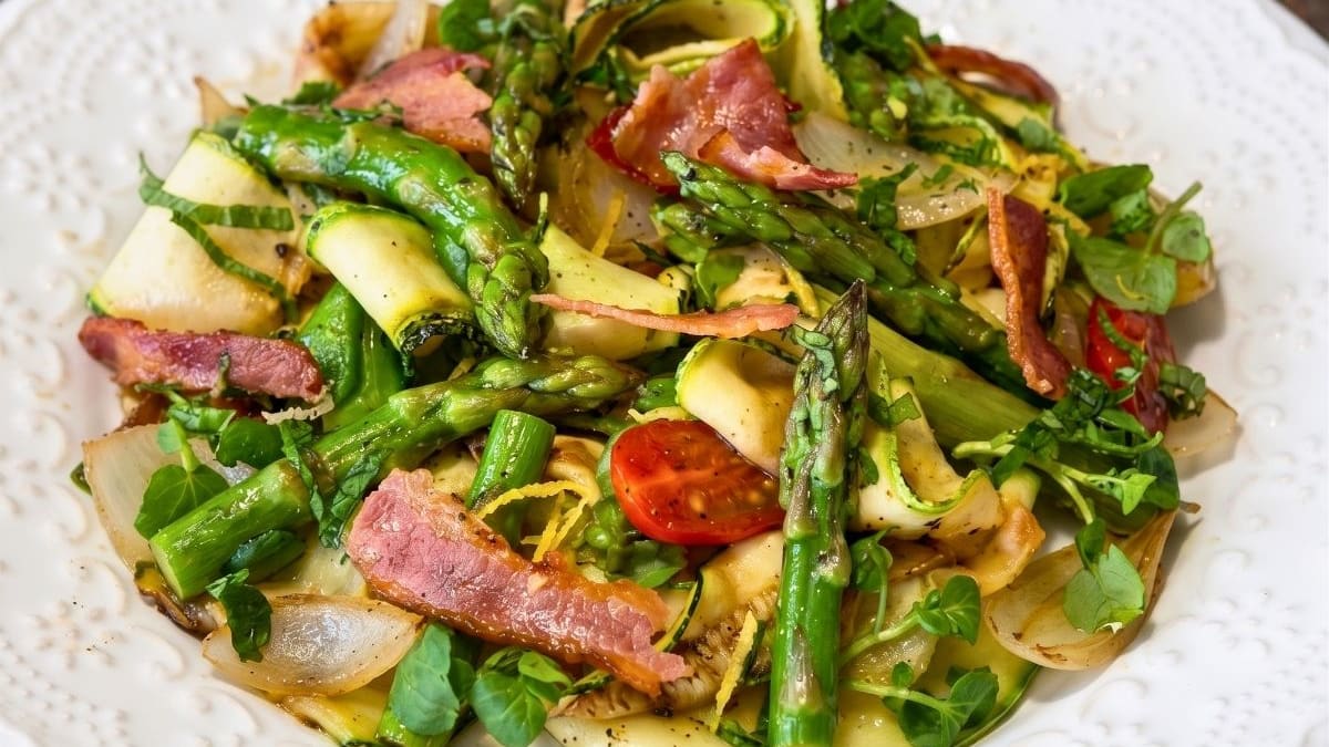 Imagem ilustrativa da receita SALADA DE ASPARGOS E LEGUMES GRELHADOS