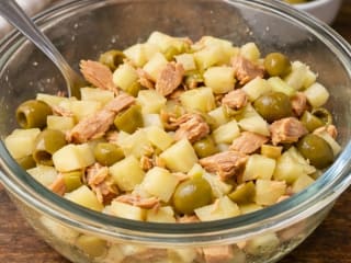 Imagem ilustrativa da receita SALADA DE BATATA COM ATUM