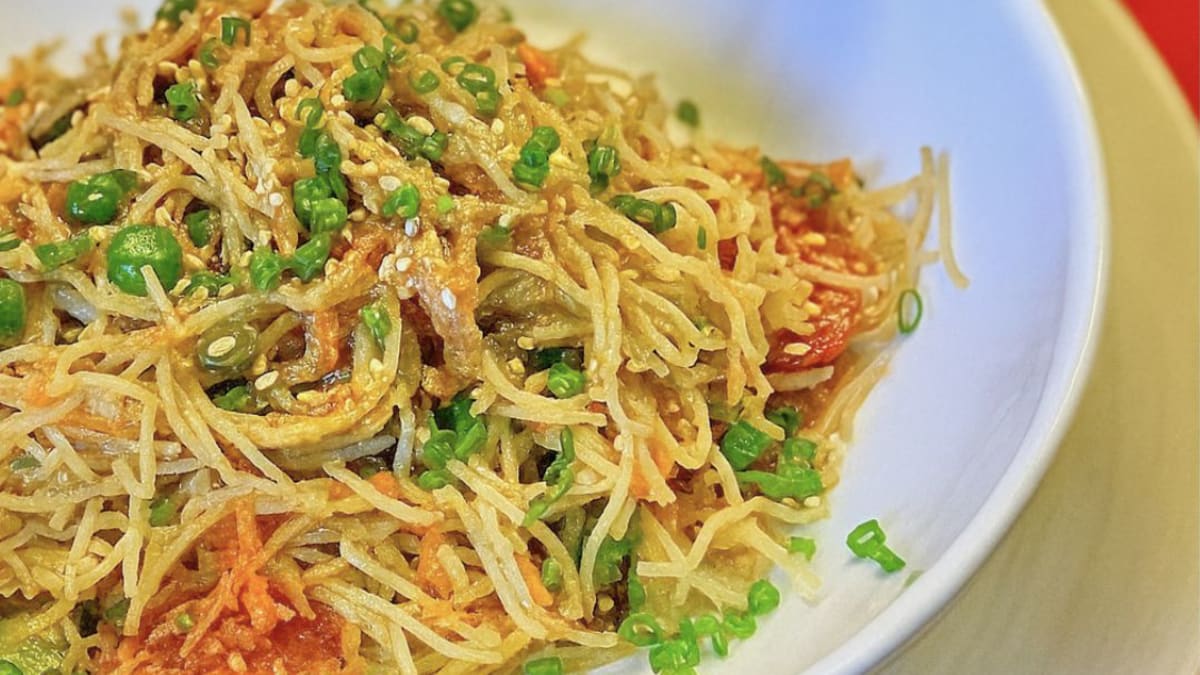 Imagem ilustrativa da receita SALADA DE BIFUM COM KANI E MOLHO DE GERGELIM