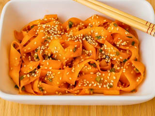 Imagem ilustrativa da receita SALADA AGRIDOCE DE CENOURA COM MOLHO ORIENTAL