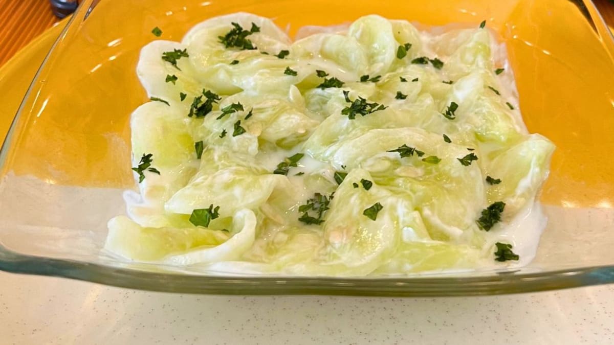 Imagem ilustrativa da receita SALADA DE PEPINO COM IOGURTE