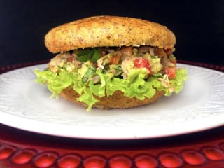 Imagem ilustrativa da receita SANDUÍCHE NATURAL LOW CARB DE ATUM E AVOCADO