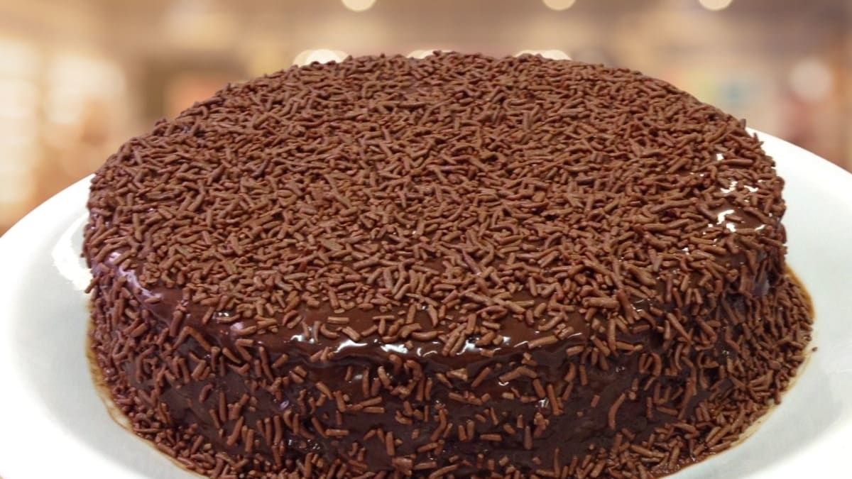 Imagem ilustrativa da receita BOLO DE CHOCOLATE FÁCIL E BARATO