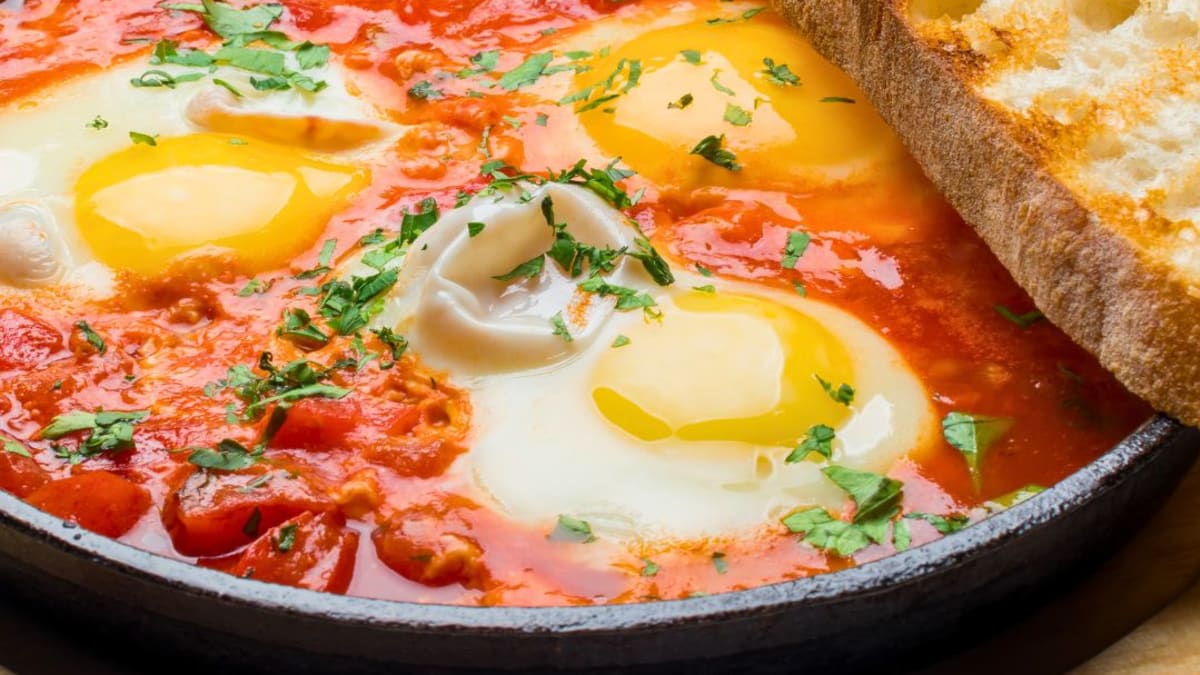 Imagem ilustrativa da receita SHAKSHUKA - Ovos no Purgatório
