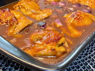 Imagem ilustrativa da receita SOBRECOXA DE FRANGO AO MOLHO DE LARANJA E MEL