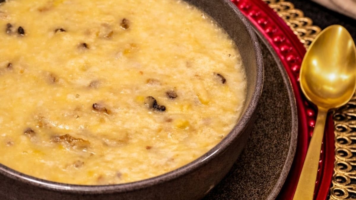 Imagem ilustrativa da receita SOPA CREMOSA DE PUPUNHA COM SHIMEJI E COUVE-FLOR