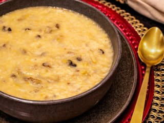 Imagem ilustrativa da receita SOPA CREMOSA DE PUPUNHA COM SHIMEJI E COUVE-FLOR