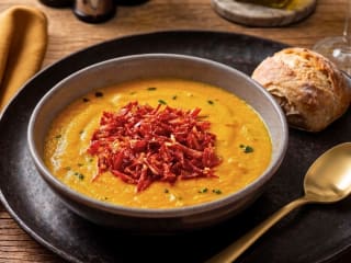 Imagem ilustrativa da receita SOPA DE ABÓBORA CREMOSA NA AIRFRYER COM CARNE SECA