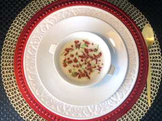 Imagem ilustrativa da receita SOPA FRIA DE MELÃO COM CROCANTE DE PARMA