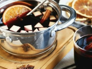 Imagem ilustrativa da receita VINHO QUENTE TRADICIONAL: RECEITA FÁCIL PARA FESTA JUNINA