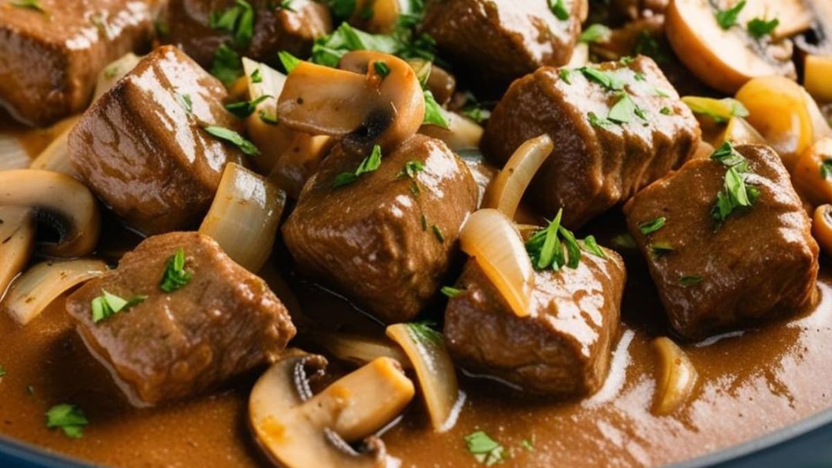 Imagem ilustrativa da receita STROGONOFF DE CARNE (SEM LACTOSE)