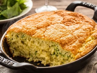 Imagem ilustrativa da receita SUFLÊ DE BACALHAU COM ALHO-PORÓ