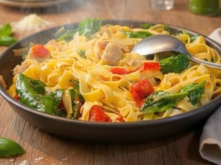 Imagem ilustrativa da receita TALHARIM COM ALCACHOFRA, TOMATINHOS E ESPINAFRE