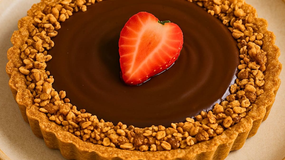 Imagem ilustrativa da receita TORTA DE CHOCOLATE COM GRANOLA SEM FORNO