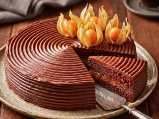 Imagem ilustrativa da receita TORTA AUSTRÍACA DE CHOCOLATE SEM FARINHA – SACHER